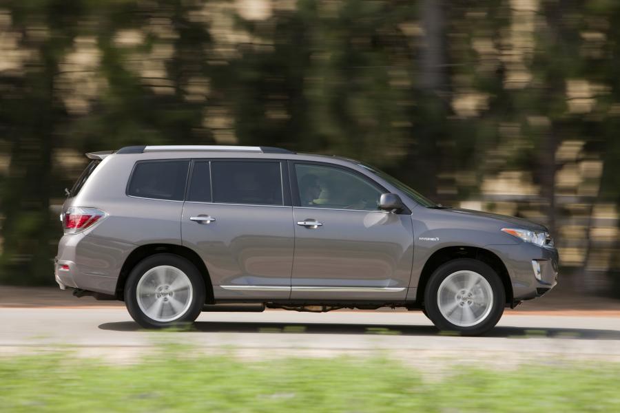  Toyota Highlander Hybrid 2011 года  (фото 28 из 34)